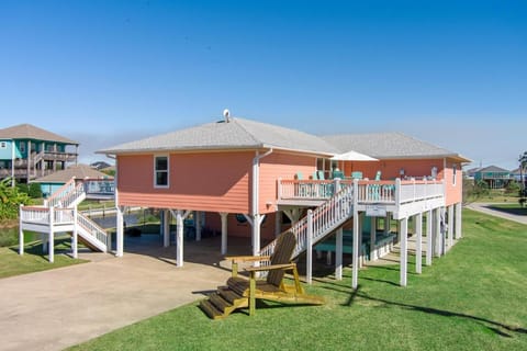 A Lil' Tipsea home House in Bolivar Peninsula