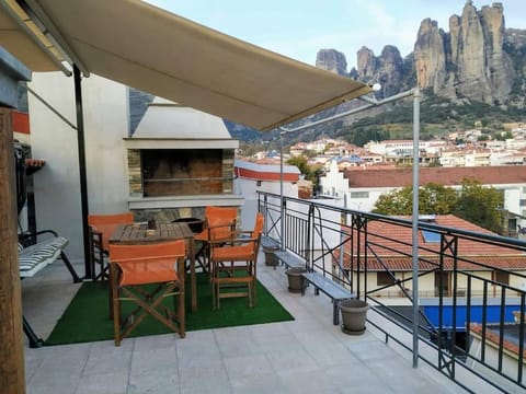 Best view of Meteora in ''Stavros home'' Apartment in Kalabaka