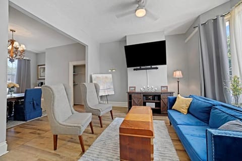 Historical 3 bedroom home in the heart of the city House in Pittsburgh