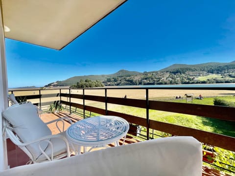 Natural landscape, View (from property/room), Balcony/Terrace