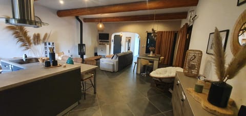 Superbe villa avec piscine Villa in Pont-Saint-Esprit