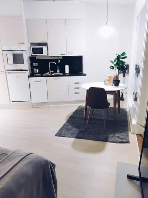 New Studio Mint near Airport Apartment in Uusimaa