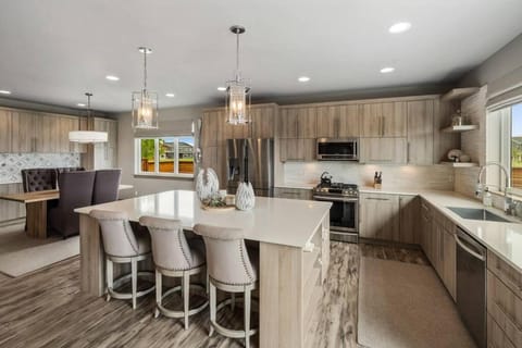 Luxury Mountain View Townhome - Rosa Way North House in Bozeman