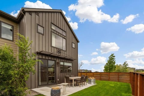 Luxury Mountain View Townhome - Rosa Way North House in Bozeman