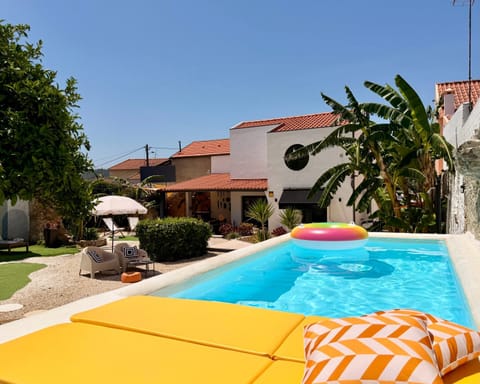 Property building, Garden, Garden view, Swimming pool