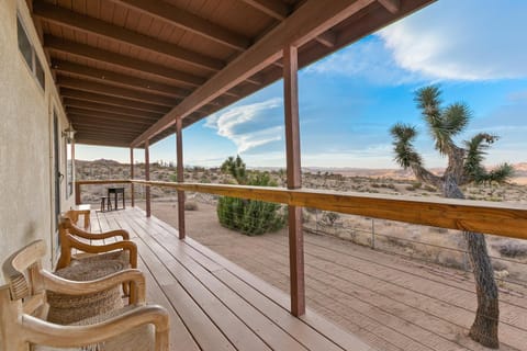 High View Haven - Hot Tub, Fire Pit & BBQ in Joshua Tree! home House in Joshua Tree