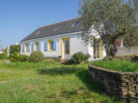 Maison spacieuse au calme proche plages et commerces - FR-1-418-202 House in Brittany