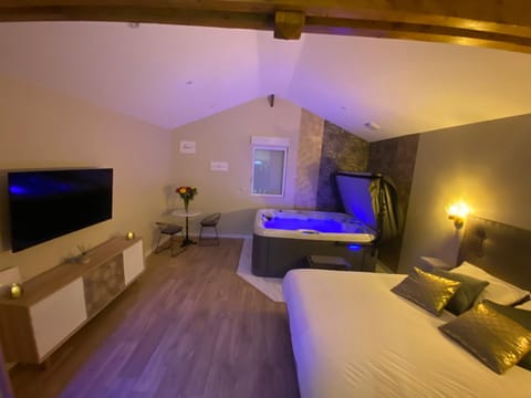 Bedroom, Internal: Not applicable to any particular room