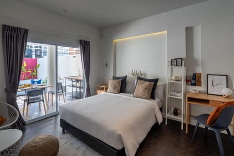 Bed, Photo of the whole room, Bedroom, hair dresser