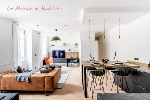 TV and multimedia, Living room, Dining area