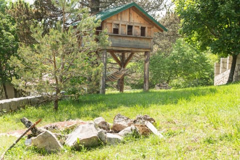 Property building, Garden, Garden, Garden view, Mountain view