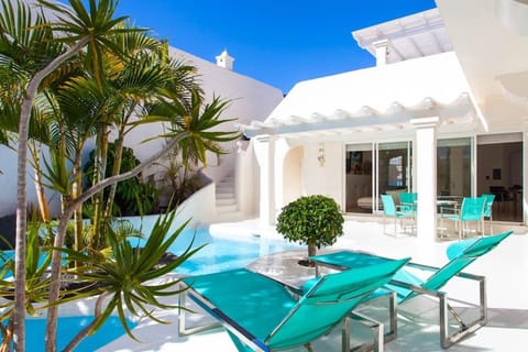 Balcony/Terrace, sunbed