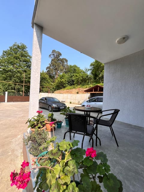 Balcony/Terrace, Garden view