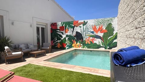 Patio, Garden, Balcony/Terrace, Swimming pool