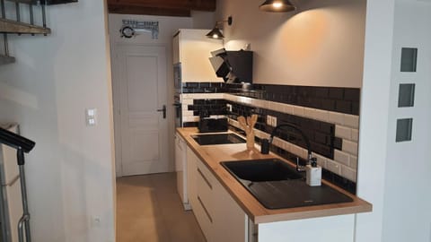 dishwasher, stove, toaster