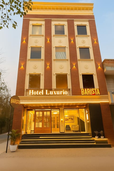 Property building, Facade/entrance, View (from property/room)