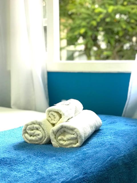 Bedroom, towels
