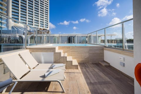 View (from property/room), Balcony/Terrace, Swimming pool
