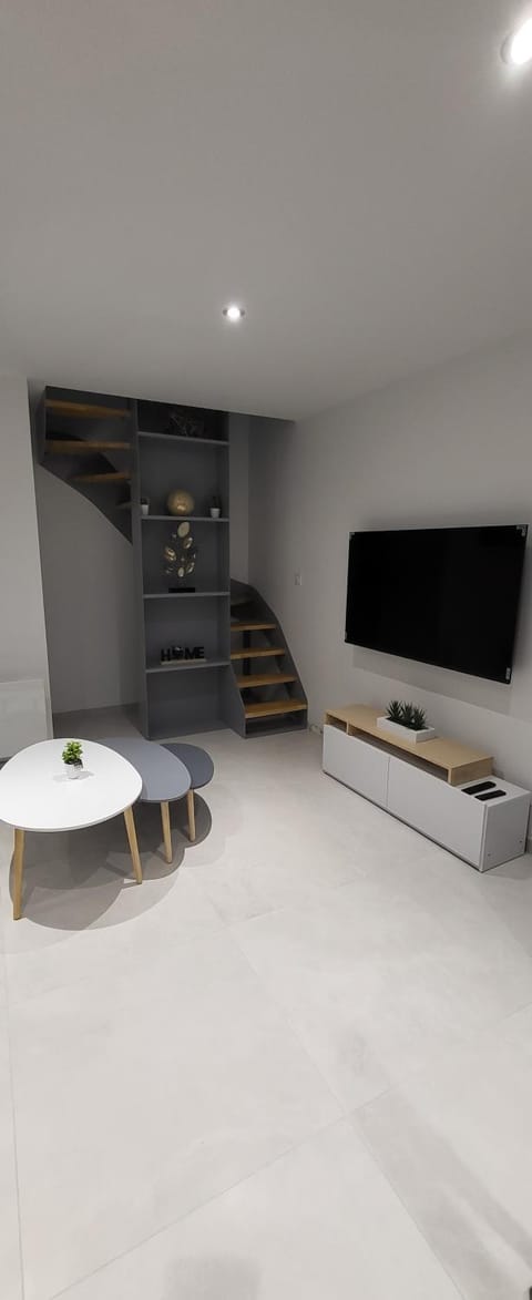 Le Béluga spa Aéroport Nantes Bouguenais Rezé House in Rezé