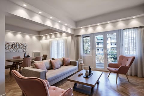 Living room, Seating area