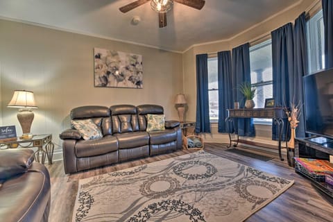 Niagara Falls Townhome Near Wineries! House in Niagara Falls