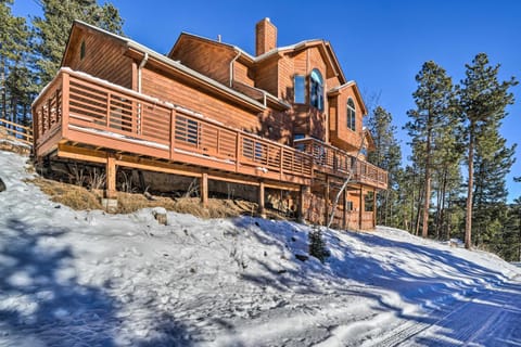 Expansive Evergreen Home with Hot Tub and Deck! House in Evergreen