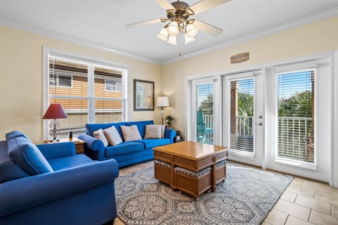 LUV PCB by Sand Seeker Vacations House in Sunnyside