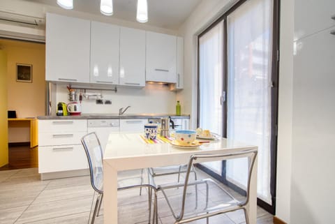 Kitchen or kitchenette, Dining area, pet friendly, stove