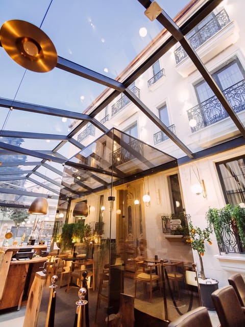 Restaurant/places to eat, Balcony/Terrace, Banquet/Function facilities