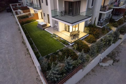 Garden, Garden, Balcony/Terrace, Balcony/Terrace
