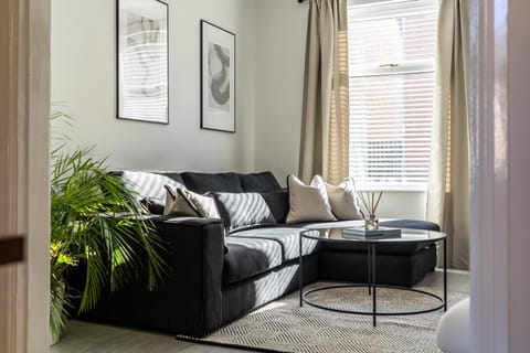 Southview Stays - Three bedroom House House in Chester