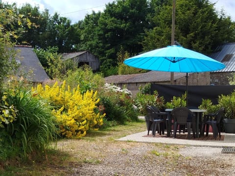 Patio, Spring, Garden, Dining area, Garden view