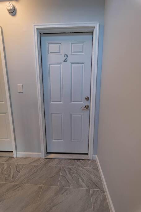 Newly 5 Star 3 Beds 1 Bath ideal Short term rental Apartment in Rotterdam