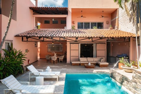 View (from property/room), Balcony/Terrace, Pool view, Swimming pool, sunbed, Internal: Not applicable to any particular room
