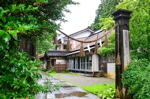Property building, Day, Garden, Garden view