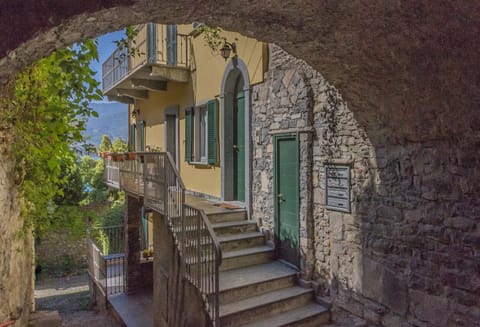 Property building, Facade/entrance, Off site