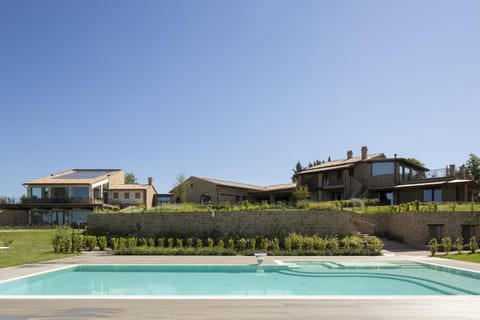 Property building, Day, Garden view, Swimming pool
