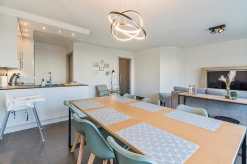 Dining area, kitchen