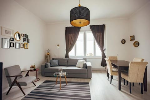 Edith Piaf Apartment in Timiș County