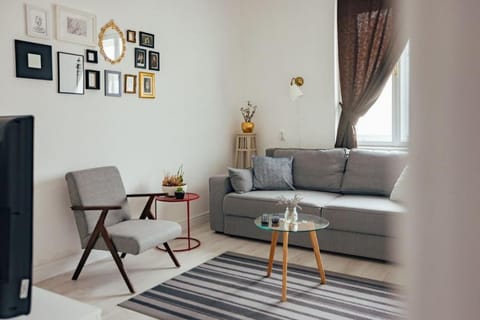 Edith Piaf Apartment in Timiș County