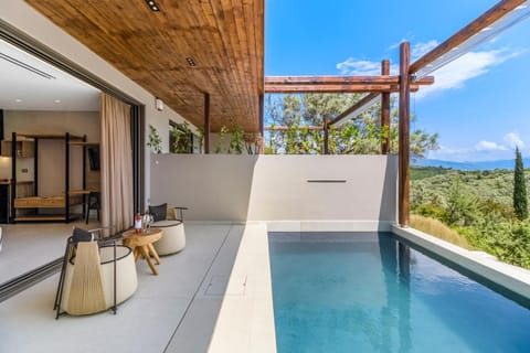 Property building, Balcony/Terrace, Living room, Swimming pool