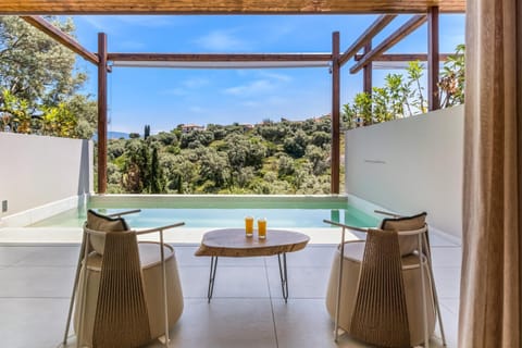 Property building, Balcony/Terrace, Living room, Swimming pool