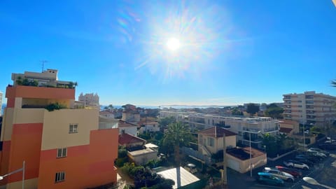 City view, Sea view