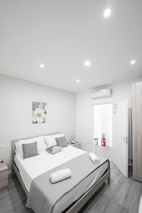 Bed, Photo of the whole room, Bedroom, towels, wardrobe, air conditioner