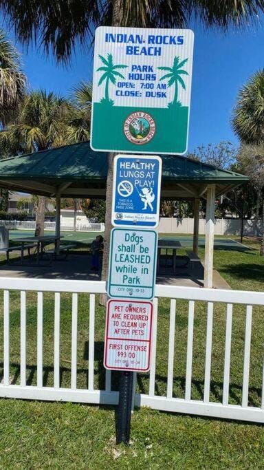 Luxury Beach House - steps to the beach House in Indian Rocks Beach