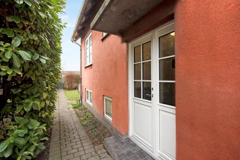 Charm 2 - Great 2-Bdr Apt with Shared Garden and Balcony Apartment in Copenhagen