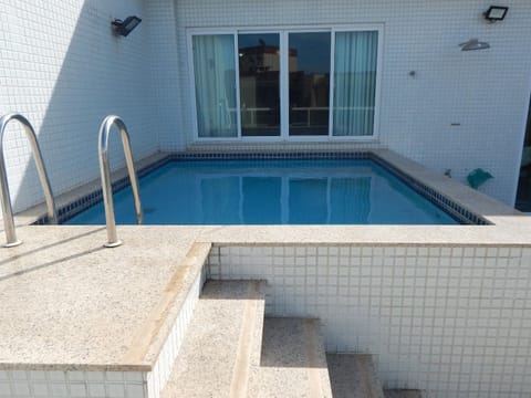 Cobertura de Luxo com Piscina e churrasqueira na Praia do Forte Apartment in Cabo Frio