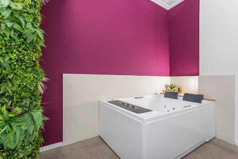 Bathroom, Living room