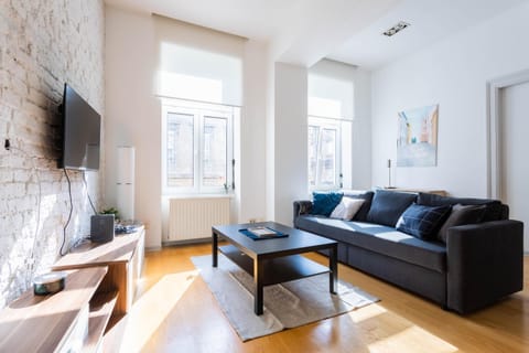 Communal lounge/ TV room, TV and multimedia, Living room, Seating area