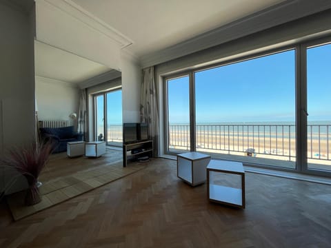 TV and multimedia, Balcony/Terrace, Living room, Seating area, Beach, Sea view